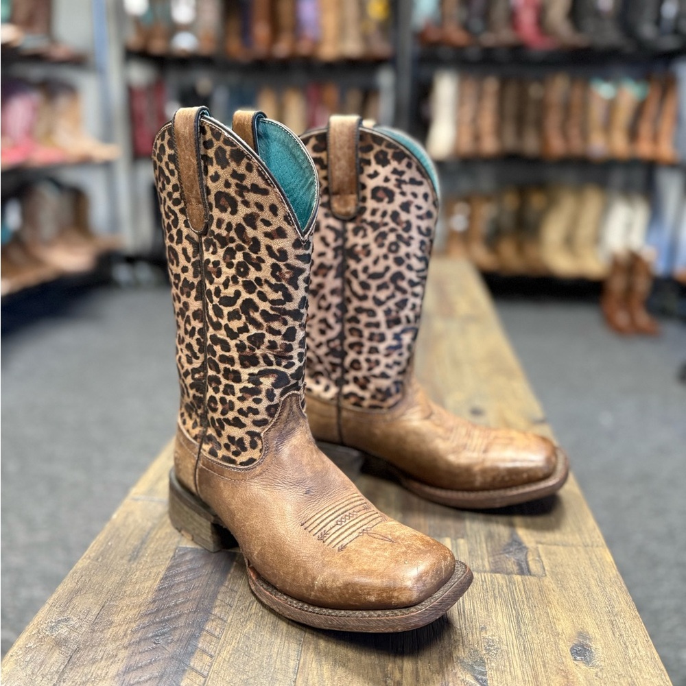 Ariat Women's Circuit Savanna Western Boots - Broad Square Toe 7.5